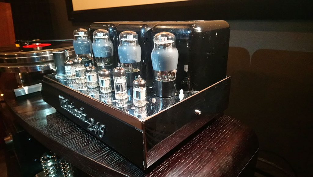 Взрыв из прошлого – ламповый усилитель McIntosh MC240