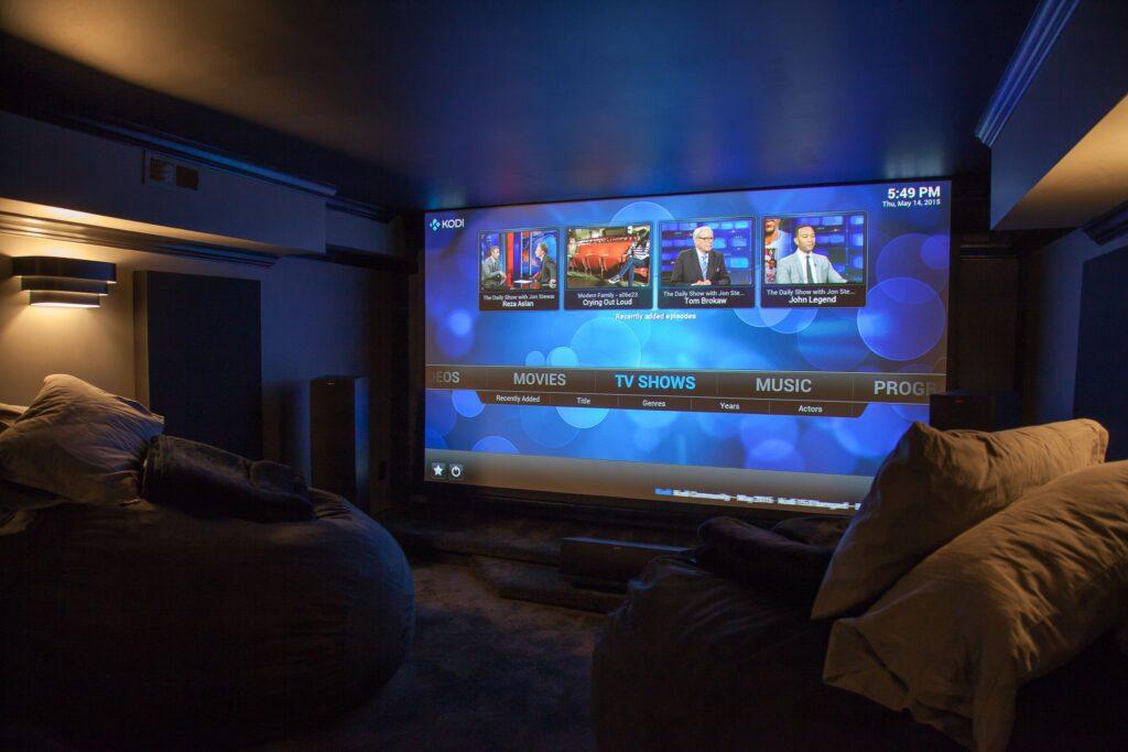 Ідеальний домашній кінотеатр із системою «Розумний дім»